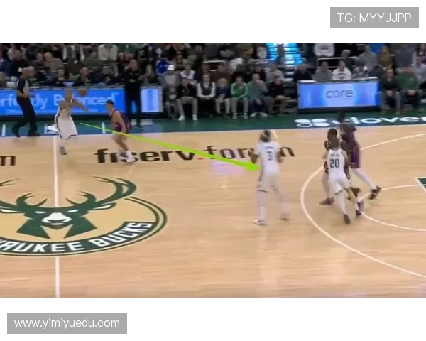 库兹马无球跑动撕裂轮换 比上季外线威胁提升