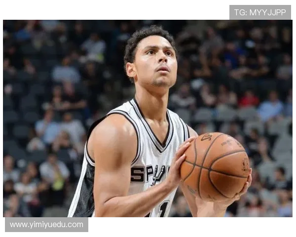 斯蒂芬·卡斯尔挡拆拉开空间提升三分命中率明显优于赛季初